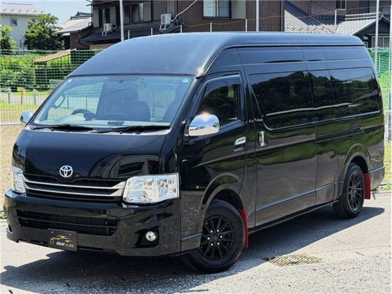 TOYOTA HIACE