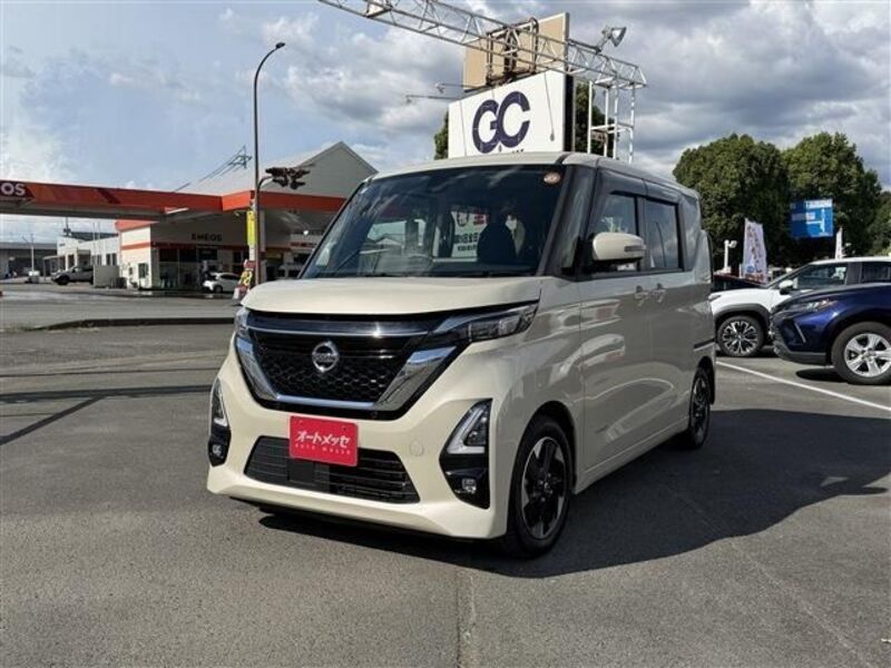 NISSAN ROOX