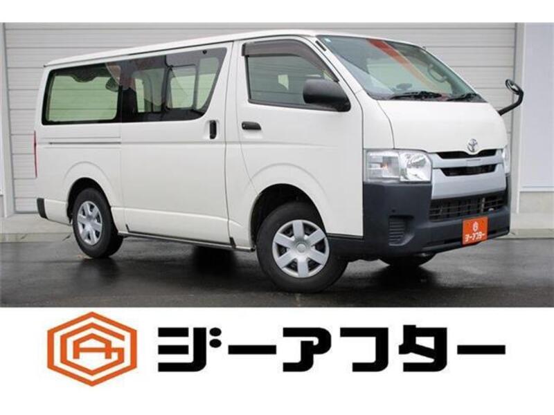 TOYOTA HIACE