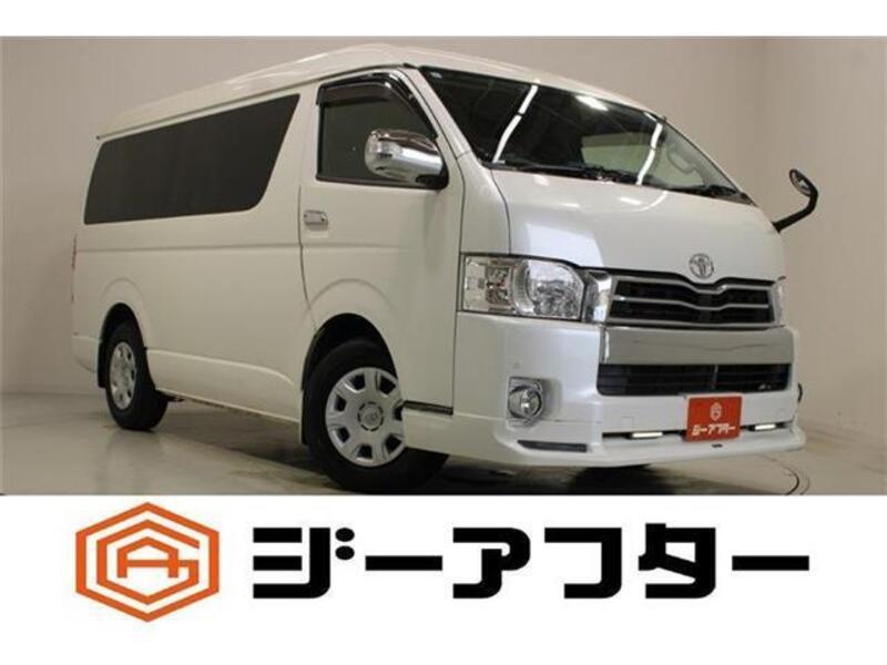 TOYOTA HIACE