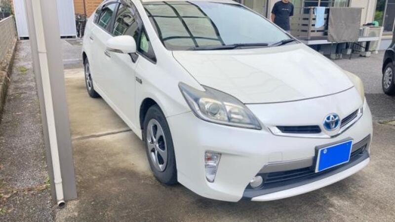 TOYOTA PRIUS PHV