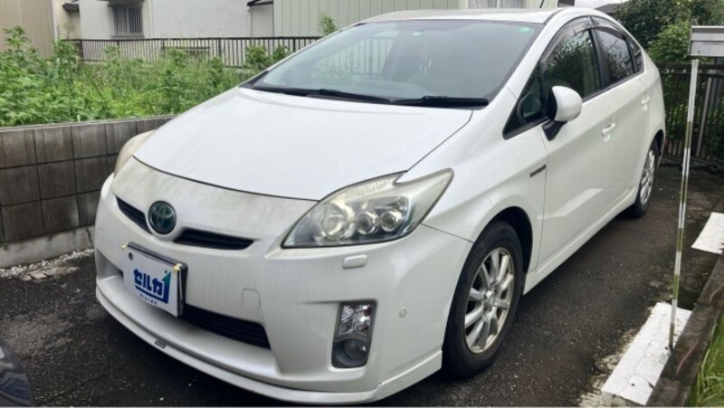 TOYOTA PRIUS