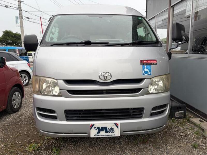 TOYOTA HIACE VAN