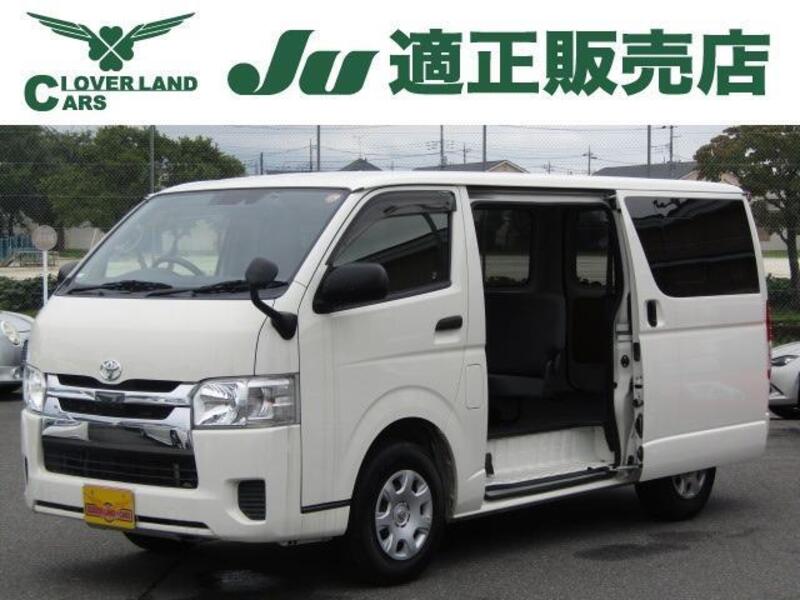 TOYOTA HIACE VAN