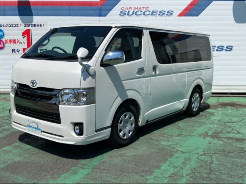 TOYOTA HIACE VAN