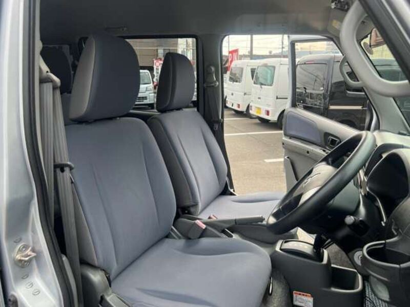 MITSUBISHI MINICAB VAN