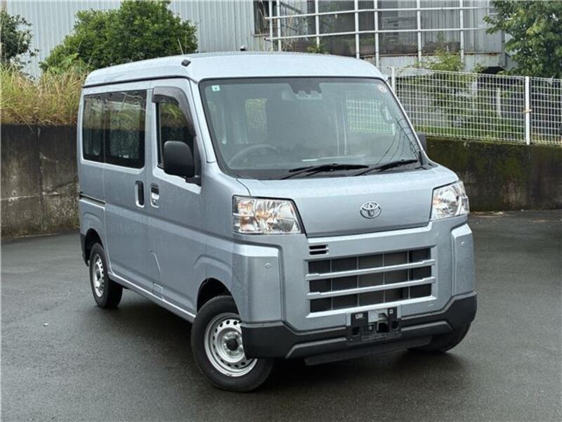 TOYOTA PIXIS VAN
