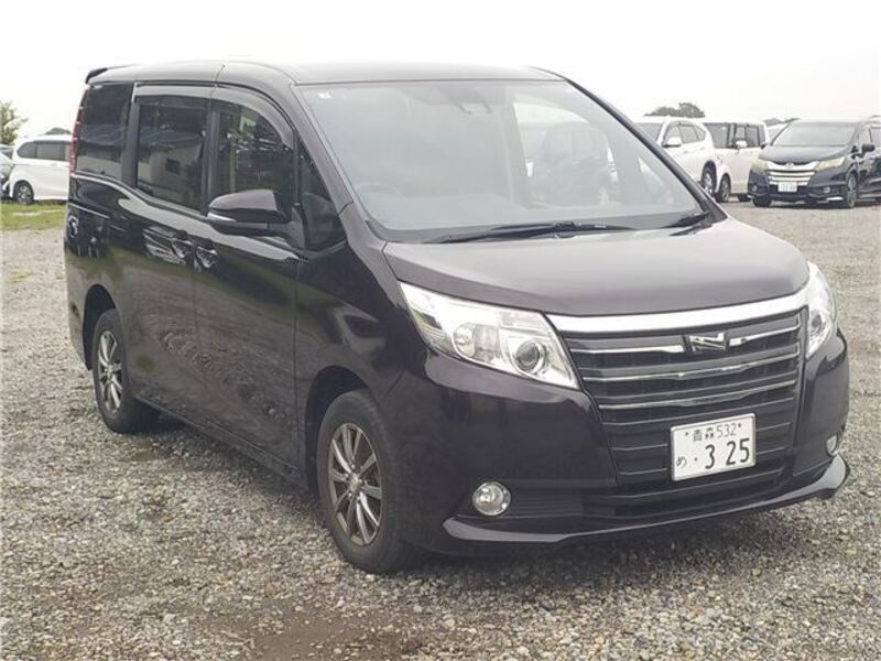 TOYOTA NOAH