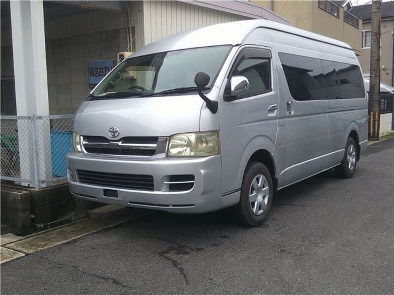 TOYOTA HIACE