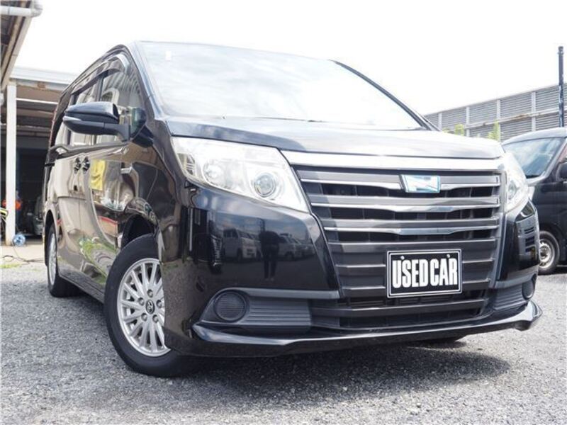 TOYOTA NOAH