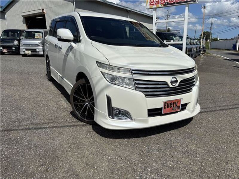 NISSAN ELGRAND