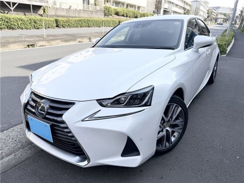 LEXUS IS