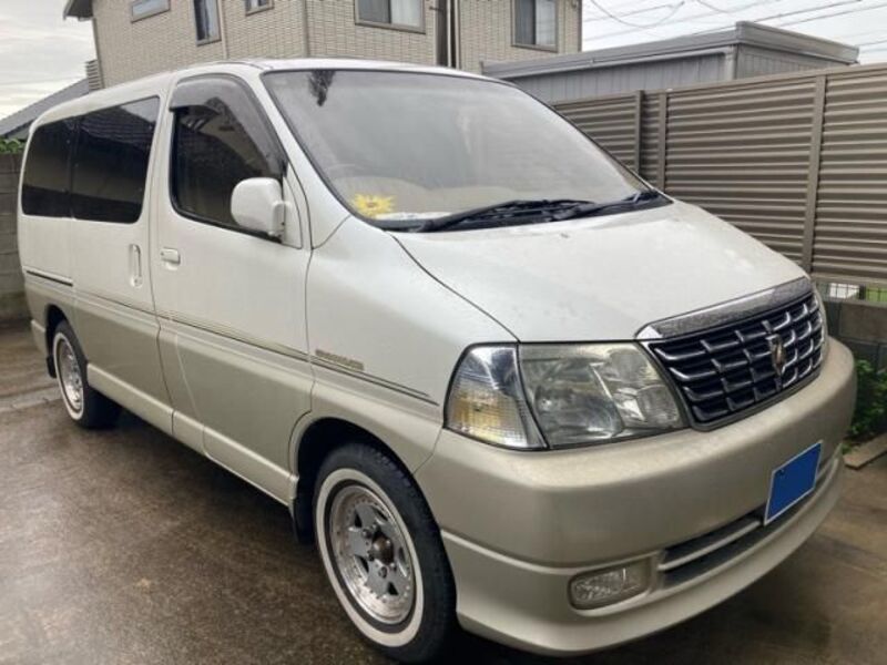 TOYOTA GRAND HIACE