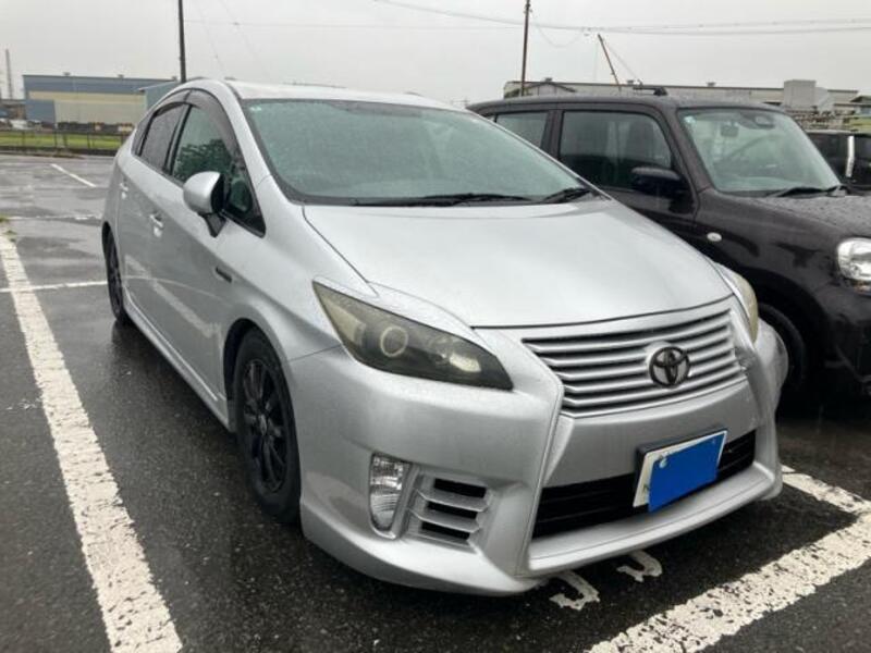 TOYOTA PRIUS