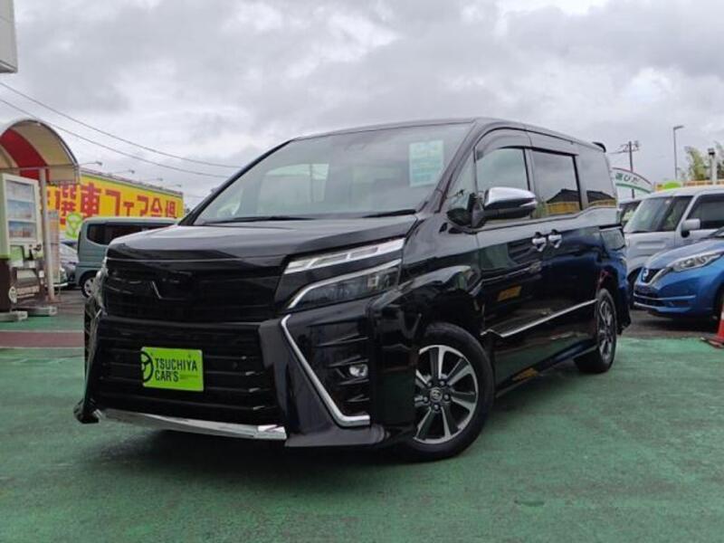 TOYOTA VOXY