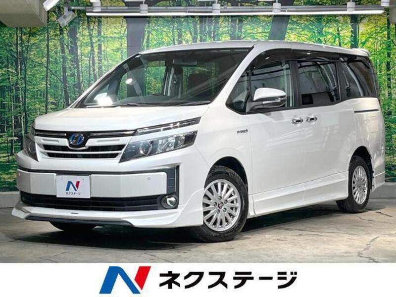 TOYOTA VOXY