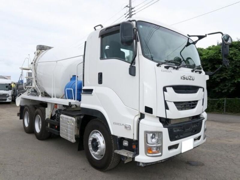 ISUZU GIGA