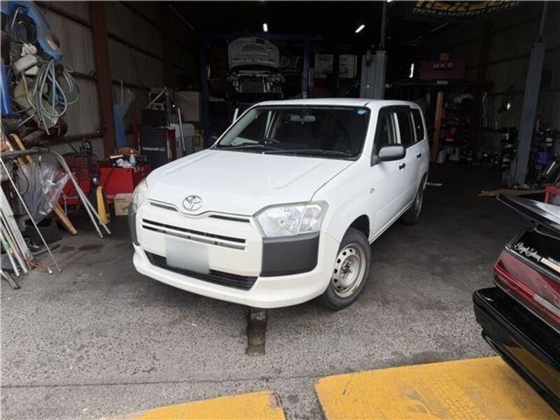 TOYOTA SUCCEED VAN