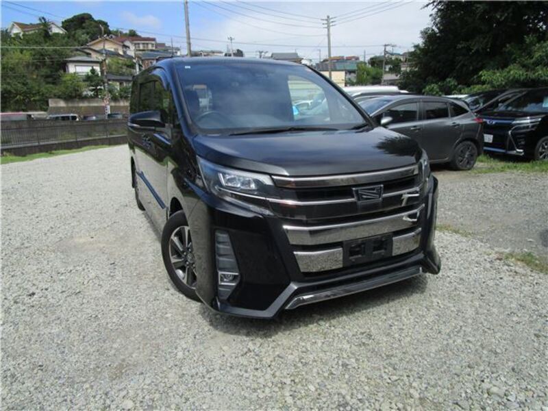 TOYOTA NOAH