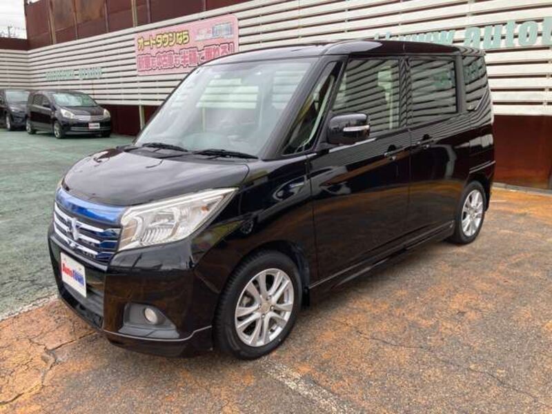 MITSUBISHI DELICA D2