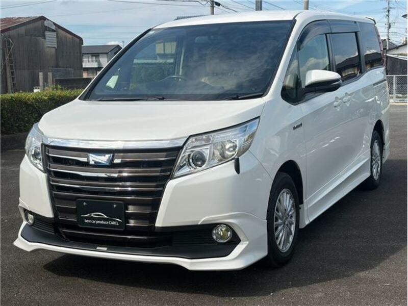 TOYOTA NOAH