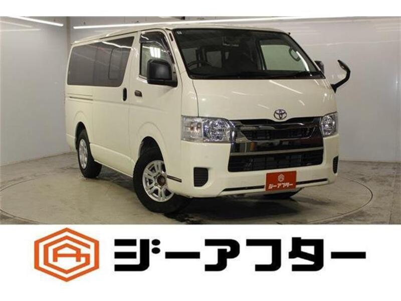 TOYOTA HIACE
