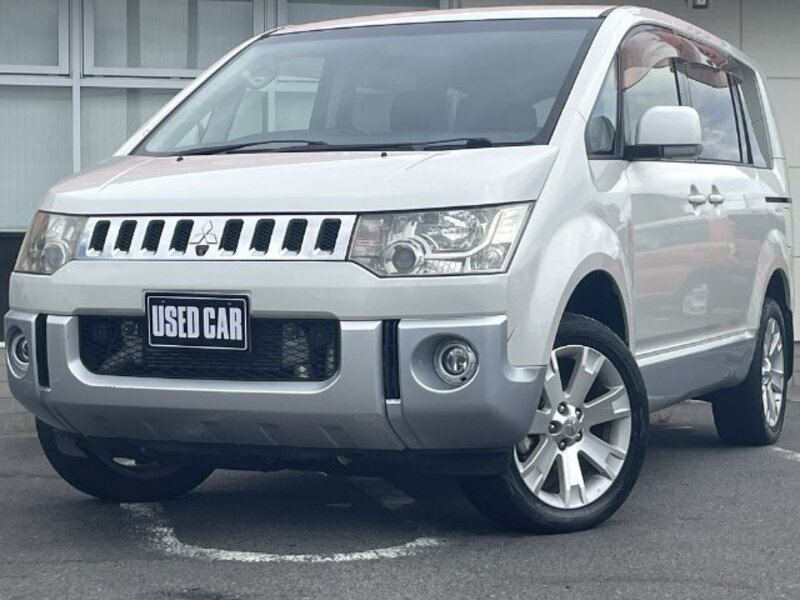 MITSUBISHI DELICA D5