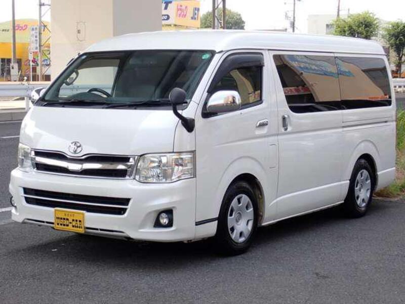 TOYOTA HIACE
