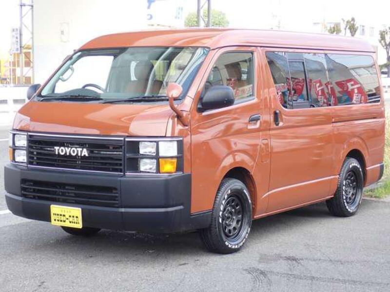 TOYOTA HIACE