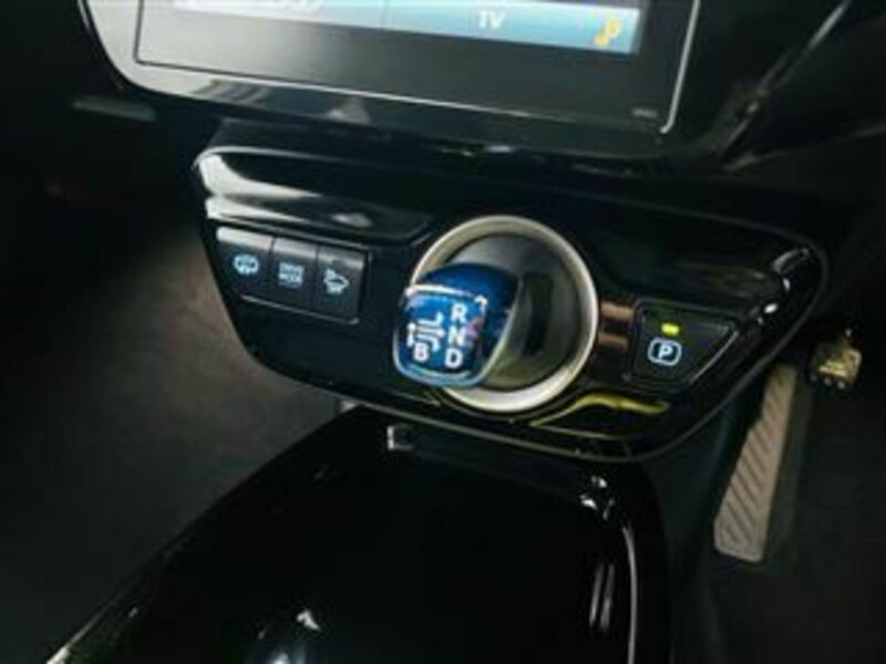 PRIUS PHV