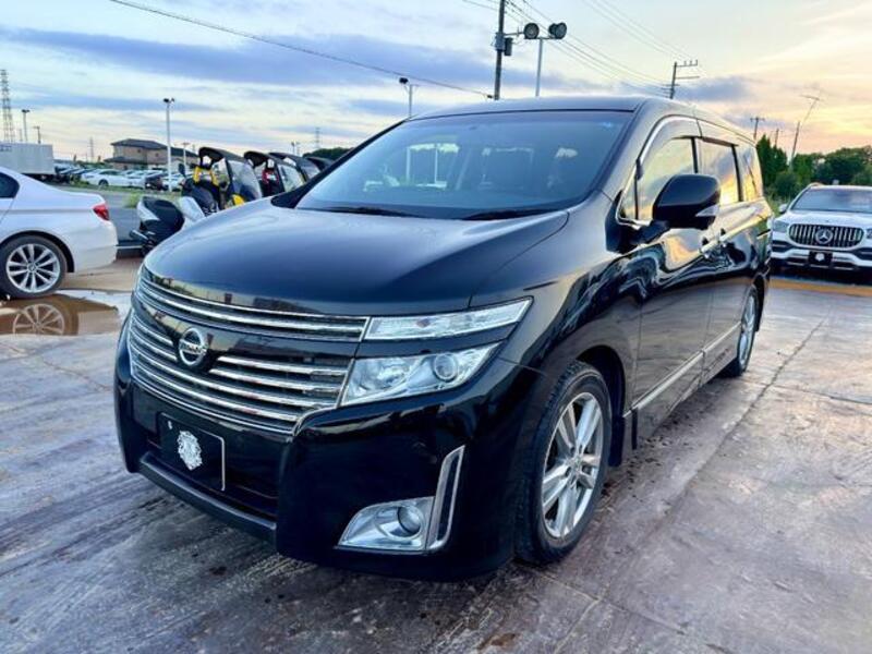 NISSAN ELGRAND