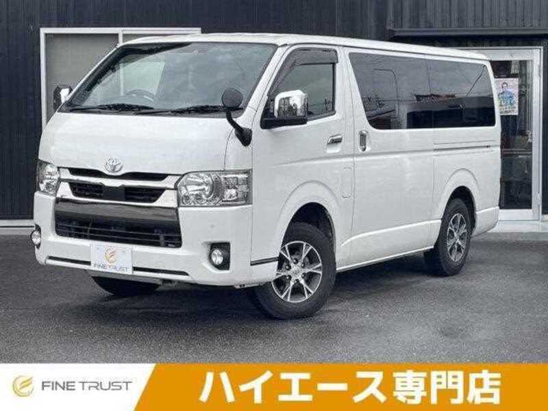 TOYOTA HIACE VAN