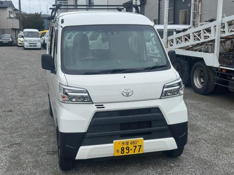 TOYOTA PIXIS VAN