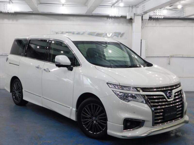 NISSAN ELGRAND