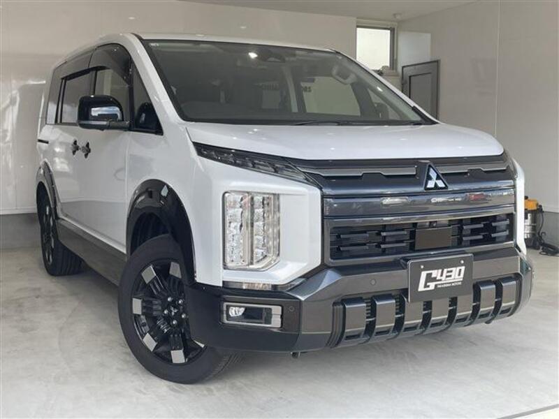 MITSUBISHI DELICA D5