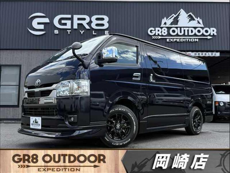 TOYOTA HIACE VAN