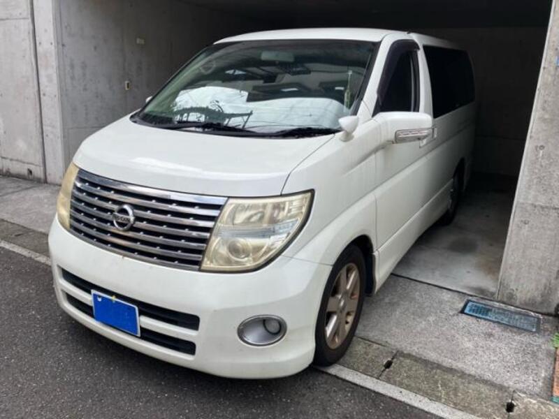 NISSAN ELGRAND