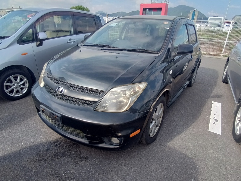 TOYOTA IST