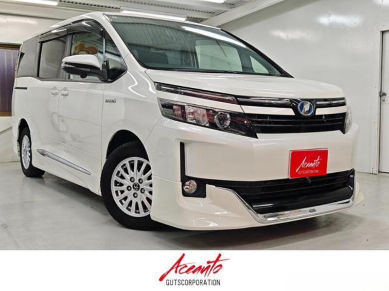 TOYOTA VOXY