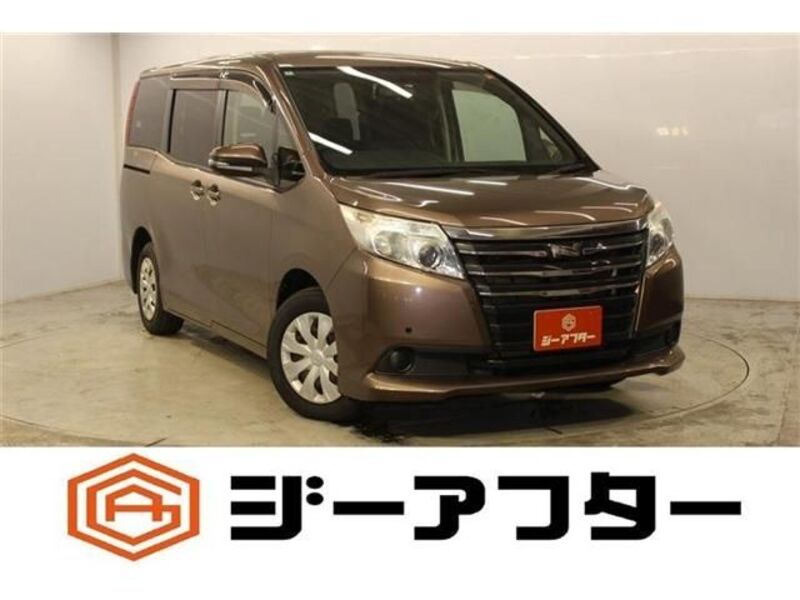 TOYOTA NOAH