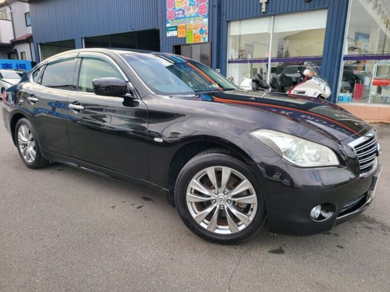 NISSAN FUGA