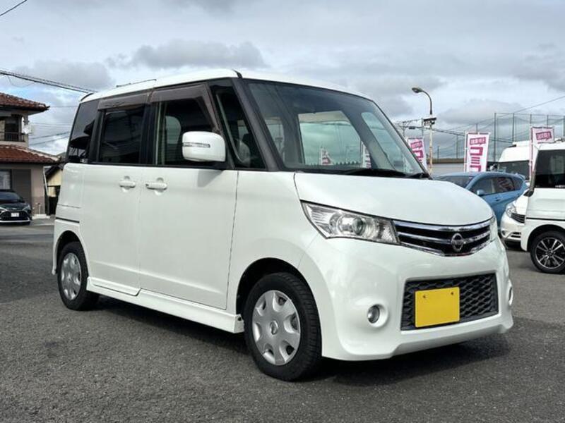 NISSAN ROOX