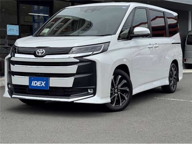 TOYOTA NOAH