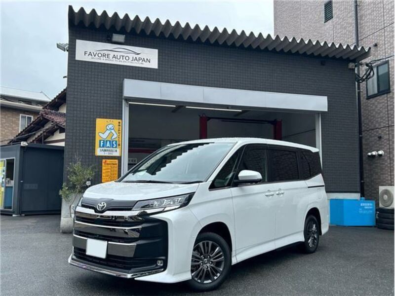 TOYOTA NOAH