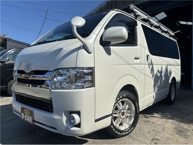 TOYOTA HIACE VAN