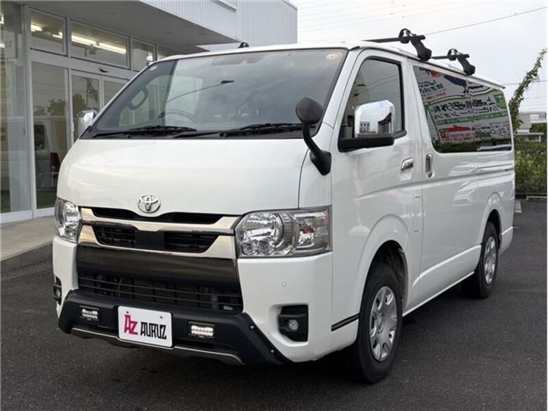TOYOTA HIACE