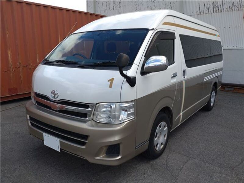 TOYOTA HIACE