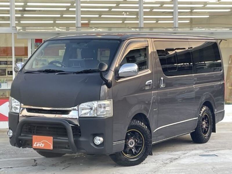 TOYOTA HIACE VAN