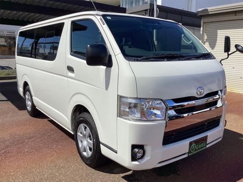 TOYOTA HIACE VAN