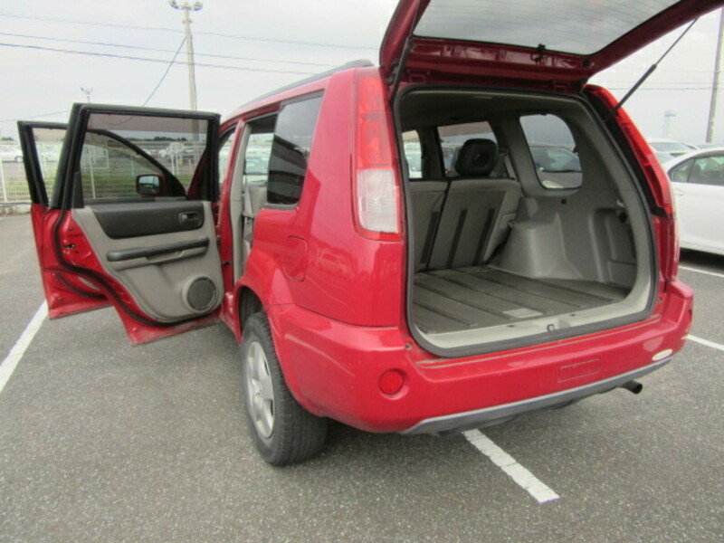 X-TRAIL